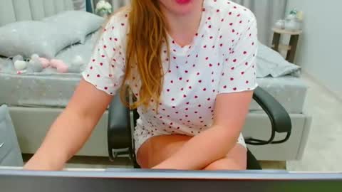 evelove online show from March 15, 6:43 pm