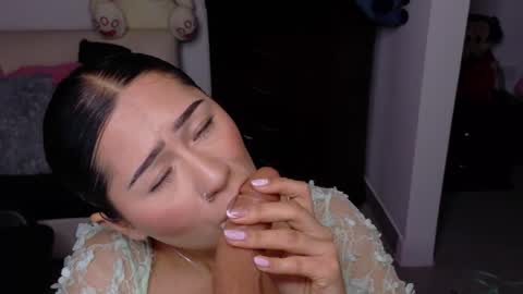 Evelyn online show from October 22, 2:33 pm