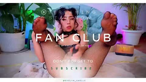 Snapshot of evelyn_chelle chatting on March 10, 4:14 pm Im Eve or Chelle Next Stream 191224 online show from March 10, 4:14 pm