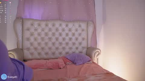 evelyn evelyn online show from July 25, 6:59 pm