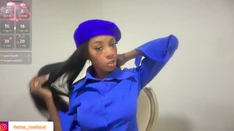 E V E L Y N  online show from February 6, 11:42 am