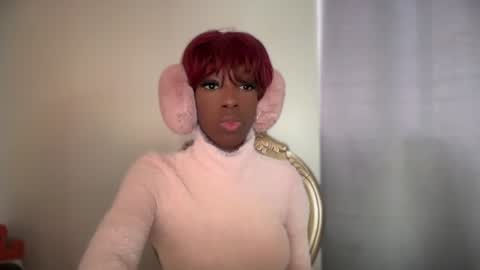 E V E L Y N  online show from January 21, 12:39 pm