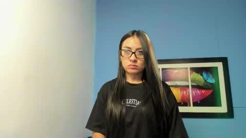 evelyn_lovv online show from November 12, 3:04 am