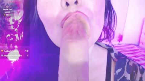 Snapshot of evelyn_mature19 chatting on September 20, 7:23 pm Juliana online show from September 20, 7:23 pm
