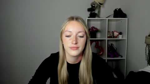 evelynblond online show from July 16, 2:32 pm