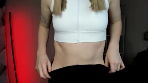 evelynblond online show from February 4, 2:53 pm