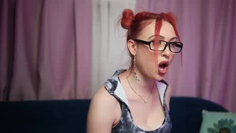  Evelyn  online show from June 6, 6:25 pm