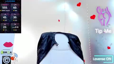 evelyne_rose online show from June 13, 5:38 am