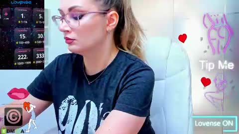evelyne_rose online show from July 30, 5:30 am