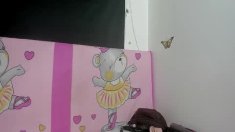 Evelyne online show from February 3, 6:51 am