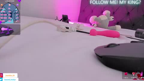 LAURA SOFIA  INDEPENDENT MODEL FOLLOW ME NOW ALMOST 10000 FOLLOWERS online show from October 15, 4:42 pm