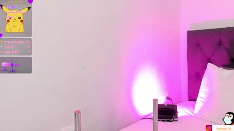 LAURA SOFIA  INDEPENDENT MODEL FOLLOW ME NOW ALMOST 10000 FOLLOWERS online show from July 24, 2:09 am
