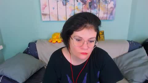 Everly online show from February 11, 3:46 pm