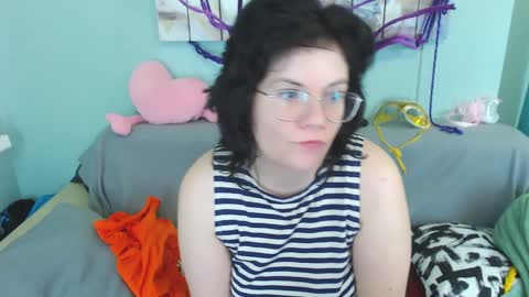 Everly online show from December 11, 3:56 am