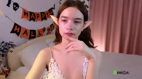 evi_brook online show from October 29, 8:40 am