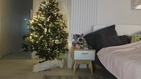 evi_woow online show from January 5, 6:44 pm