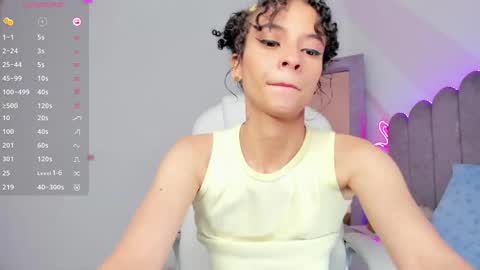 Snapshot of evie_clark_ chatting on September 12, 1:17 am My name is Evie nice to meet you really get to know me better private is open online show from September 12, 1:17 am