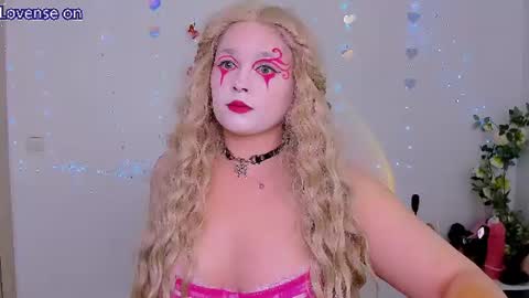 evilla_brill online show from June 17, 11:22 am