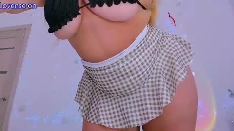 evilla_brill online show from July 9, 10:06 am