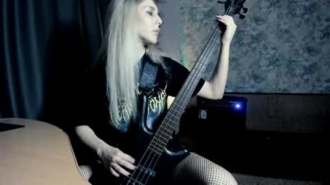 my real name is Irene but Exo is oke too  online show from April 28, 7:40 pm