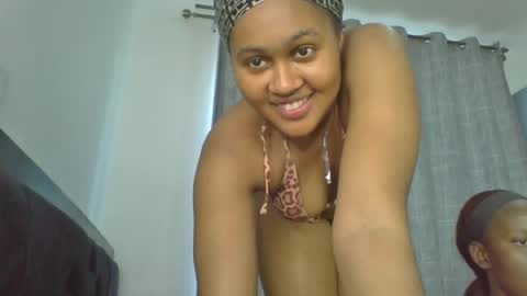 exotic_cutiee online show from June 29, 10:15 am
