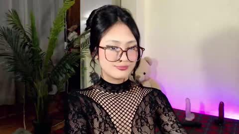 Snapshot of expensive_candyx chatting on January 5, 11:37 am Candy online show from January 5, 11:37 am