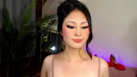 Snapshot of expensive_candyx chatting on December 26, 11:43 am Candy online show from December 26, 11:43 am