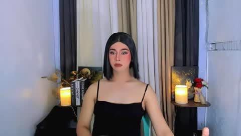 expensive_elise online show from July 12, 9:54 am