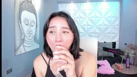 Nina online show from March 5, 2:13 pm