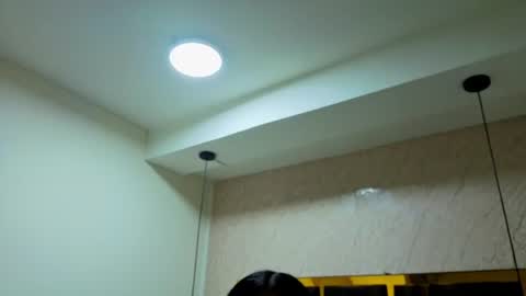 ey_im_simone_ online show from August 3, 12:11 pm