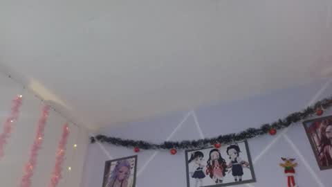 eyes_moonn online show from December 1, 12:48 am