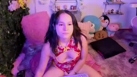 eymmy_24 online show from May 18, 4:07 am