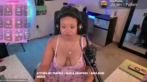 aisha online show from August 2, 2:14 am