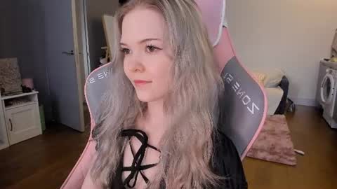 fairy_casey online show from June 18, 6:24 pm