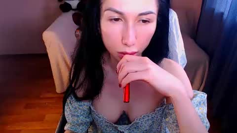 Elli  online show from June 17, 10:49 am