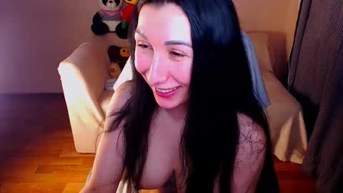 Elli  online show from November 8, 3:50 pm