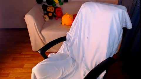 Elli  online show from April 29, 10:59 pm