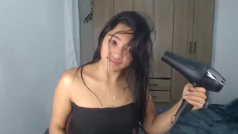 Snapshot of fairylatin chatting on March 8, 10:19 am fairylatin online show from March 8, 10:19 am