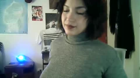 Love online show from May 3, 5:44 am