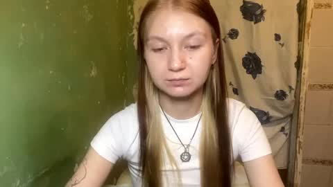 Lola online show from May 3, 9:07 pm