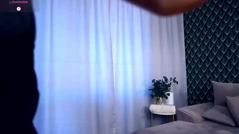 Snapshot of felissiany chatting on October 19, 6:59 am Hello im Nova online show from October 19, 6:59 am