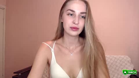 Femke online show from August 5, 8:15 pm