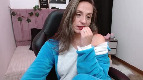 Alejandra online show from January 25, 8:53 am