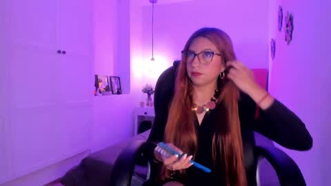 Snapshot of fer_angel_ chatting on February 4, 12:44 pm Fernanda online show from February 4, 12:44 pm