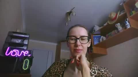 feraliss online show from February 25, 8:24 am