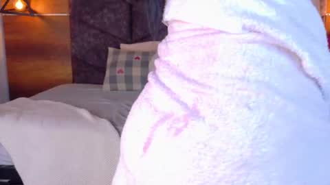 FERNANDA BROWN  online show from July 23, 1:58 am