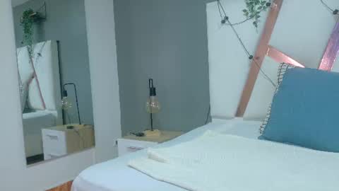 FERNANDA BROWN  online show from July 5, 12:00 pm