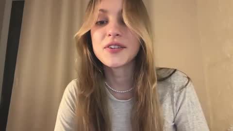 Snapshot of fflloowweerr chatting on February 20, 12:57 pm Lisa online show from February 20, 12:57 pm