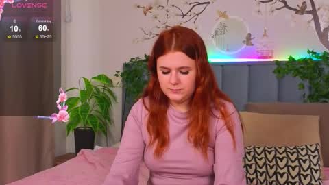 Snapshot of fiery_foxy chatting on October 3, 5:23 am Mabel online show from October 3, 5:23 am