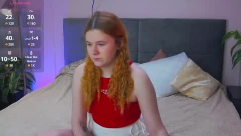 Snapshot of fiery_foxy chatting on February 24, 4:04 am Mabel online show from February 24, 4:04 am